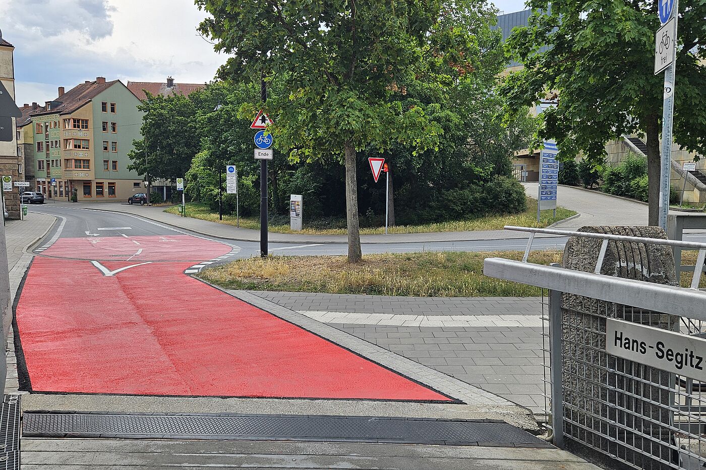 Anfang Hans-Segitz-Steg Anfang der Fahrradstraße am Hans-Segitz-Steg