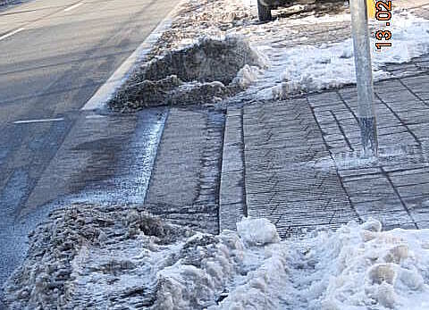 Zugeräumte Radstreifen soll es nicht mehr geben (Foto: Marienbader Straße)