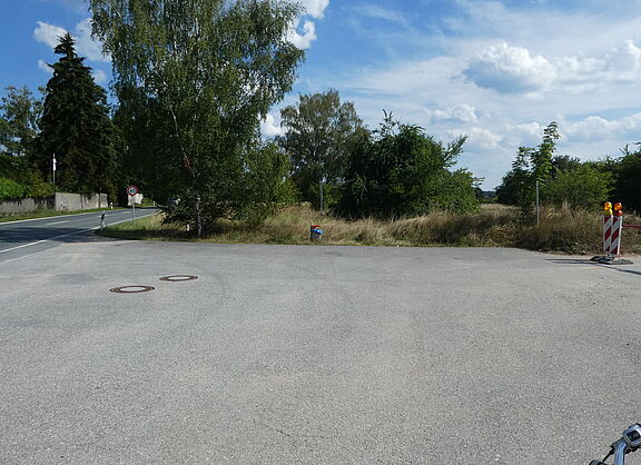Radwegende an der Oelser Straße heute.
