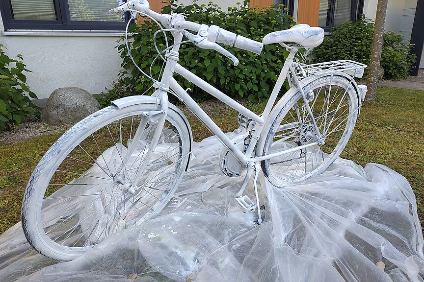 Ghostbike Ghostbike, dass an der Unfallstelle in Großgründlach aufgestellt werden soll